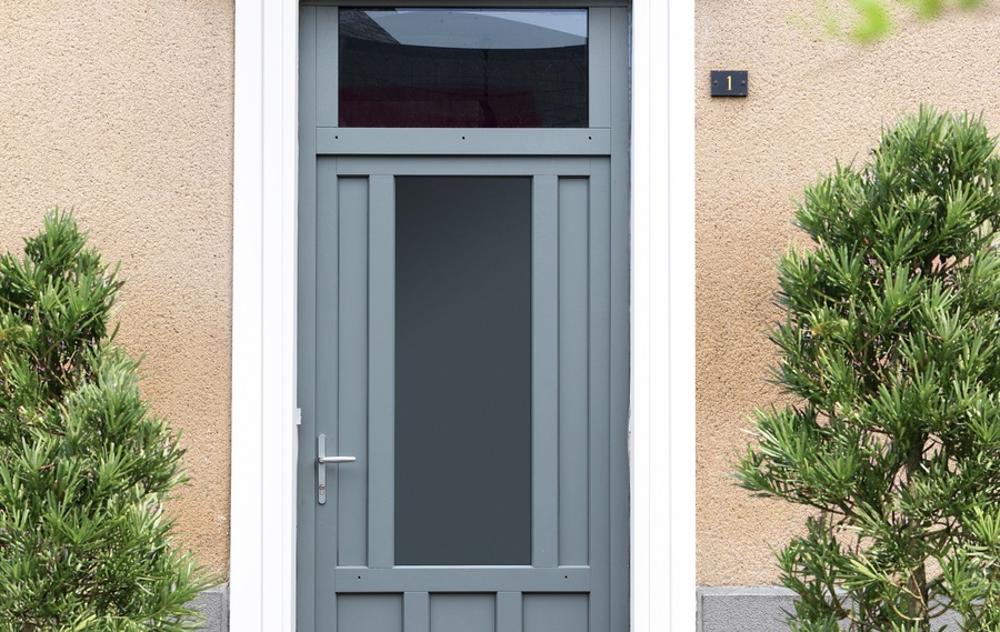 Notre gamme de porte d'entrée en BOIS CLASSIQUE et CREATIVE CONTEMPORAINE à Rennes